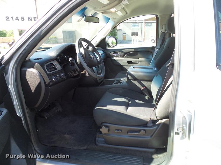 image for item DD8208 2012 Chevrolet Tahoe Police SUV