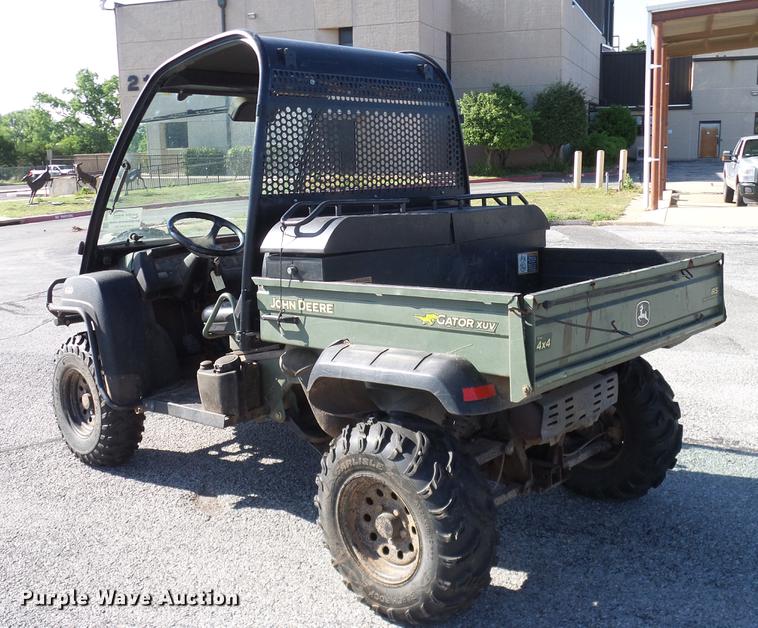 image for item DD8209 2007 John Deere Gator 620i utility vehicle