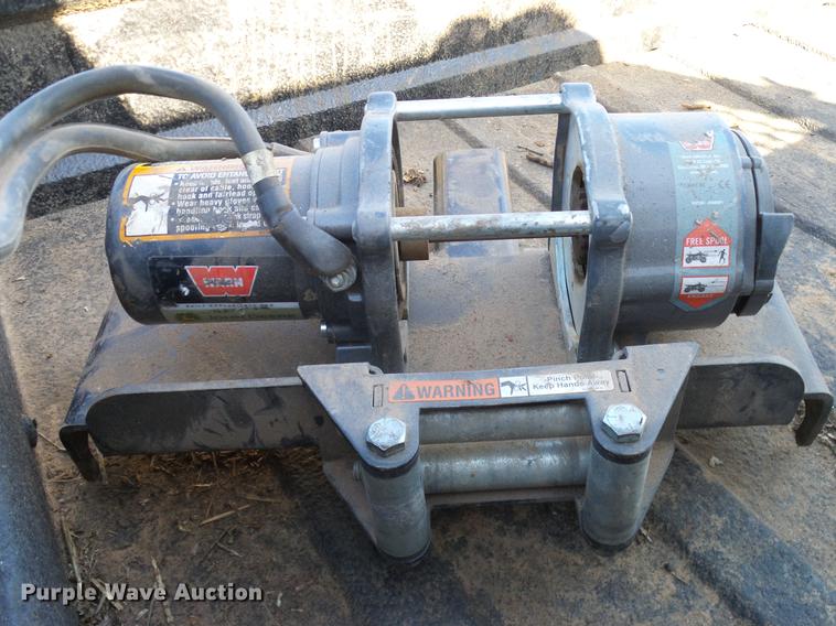 image for item DD8209 2007 John Deere Gator 620i utility vehicle