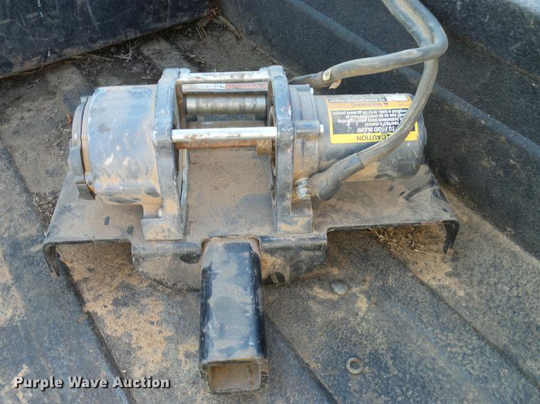 image for item DD8209 2007 John Deere Gator 620i utility vehicle