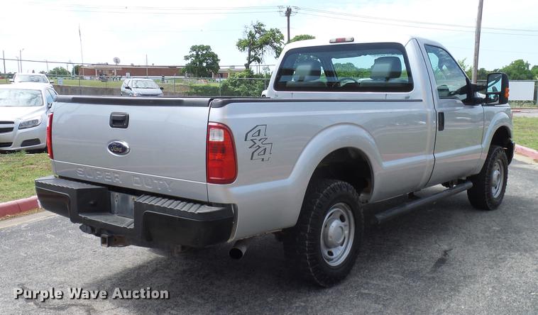 image for item DD8211 2011 Ford F250 Super Duty pickup truck