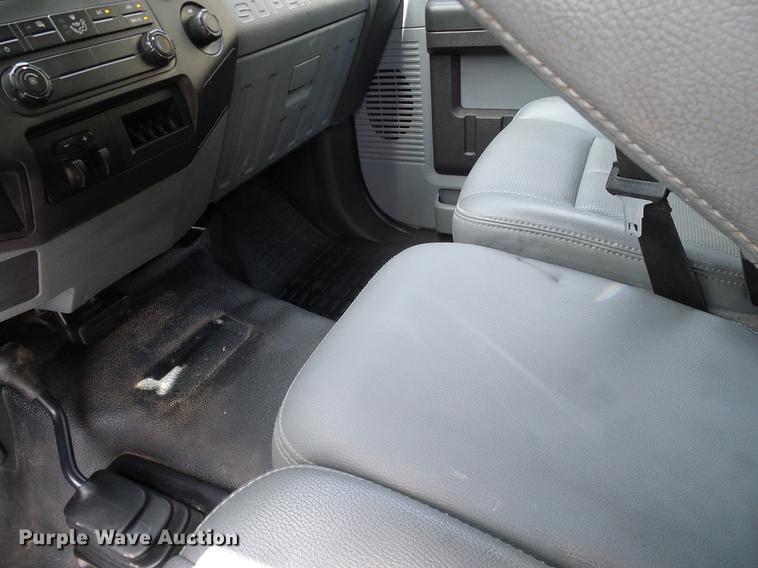 image for item DD8211 2011 Ford F250 Super Duty pickup truck