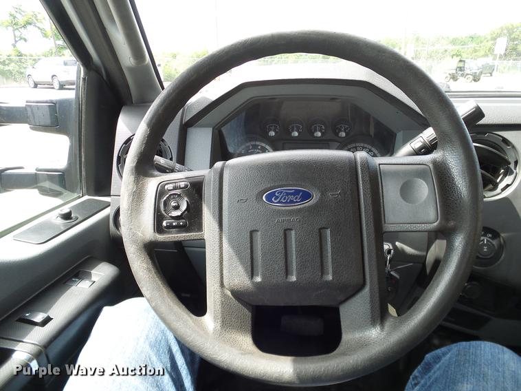 image for item DD8211 2011 Ford F250 Super Duty pickup truck