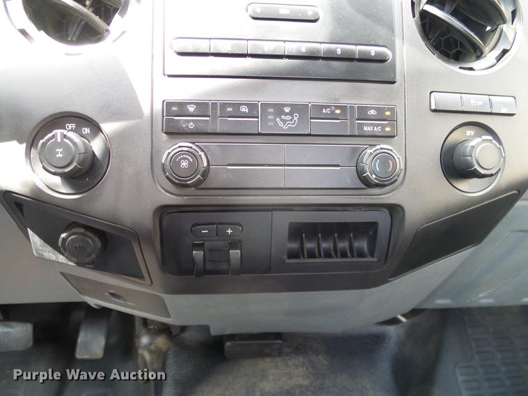 image for item DD8211 2011 Ford F250 Super Duty pickup truck