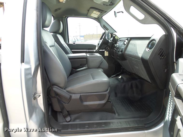 image for item DD8211 2011 Ford F250 Super Duty pickup truck