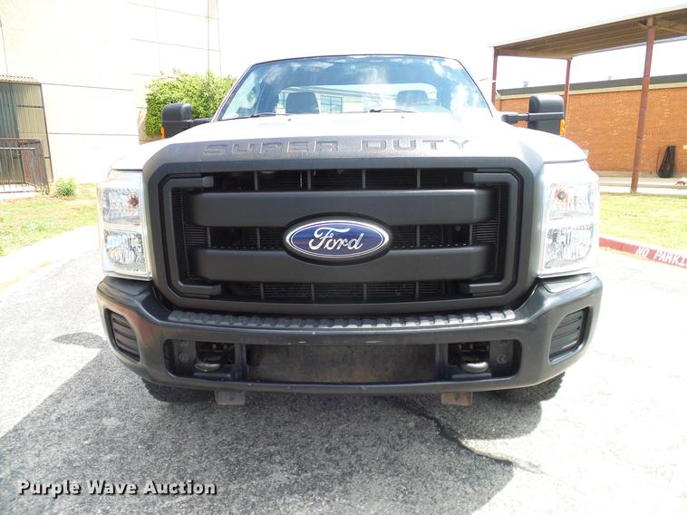 image for item DD8211 2011 Ford F250 Super Duty pickup truck