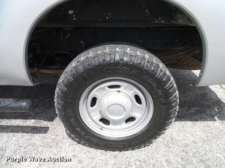 image for item DD8211 2011 Ford F250 Super Duty pickup truck