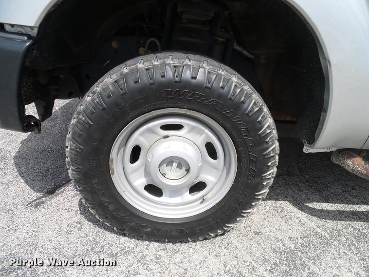 image for item DD8211 2011 Ford F250 Super Duty pickup truck