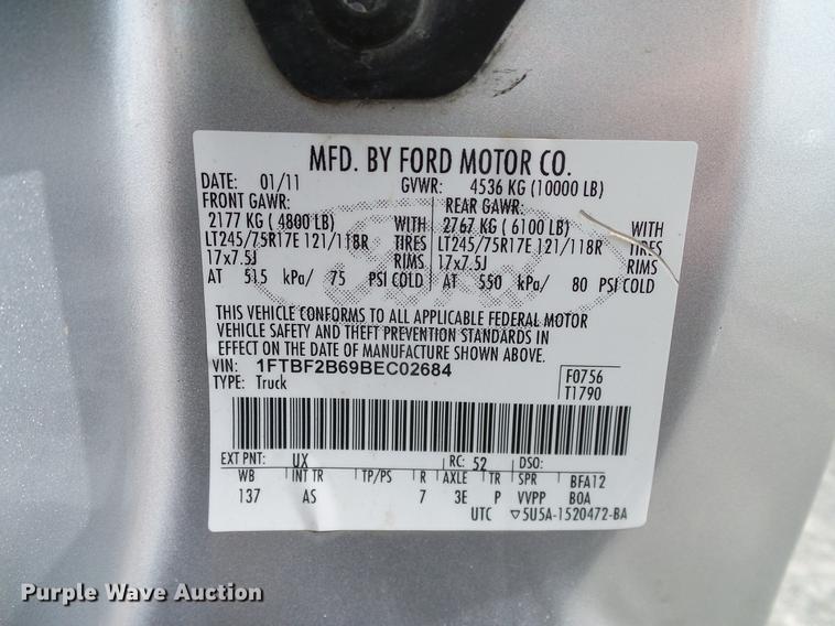 image for item DD8211 2011 Ford F250 Super Duty pickup truck