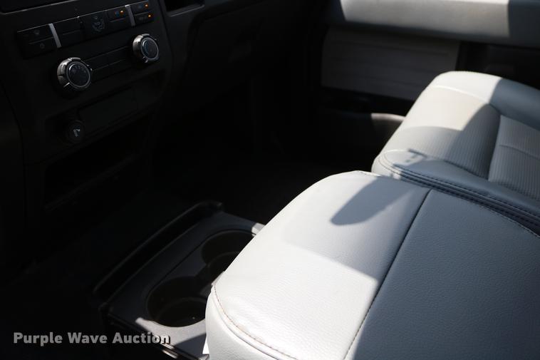 image for item DD8212 2011 Ford F150 SuperCab pickup truck