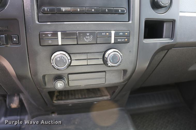 image for item DD8212 2011 Ford F150 SuperCab pickup truck