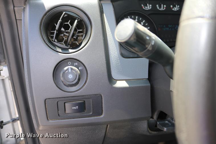 image for item DD8212 2011 Ford F150 SuperCab pickup truck