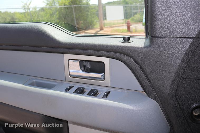image for item DD8212 2011 Ford F150 SuperCab pickup truck