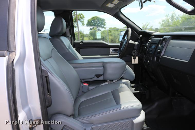 image for item DD8212 2011 Ford F150 SuperCab pickup truck