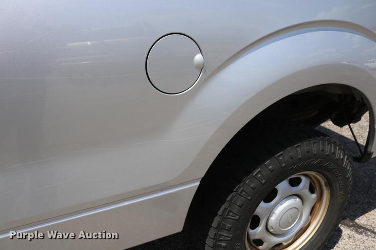 image for item DD8212 2011 Ford F150 SuperCab pickup truck