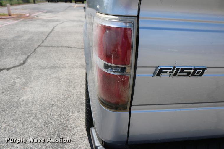 image for item DD8212 2011 Ford F150 SuperCab pickup truck