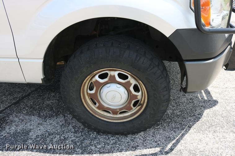 image for item DD8212 2011 Ford F150 SuperCab pickup truck