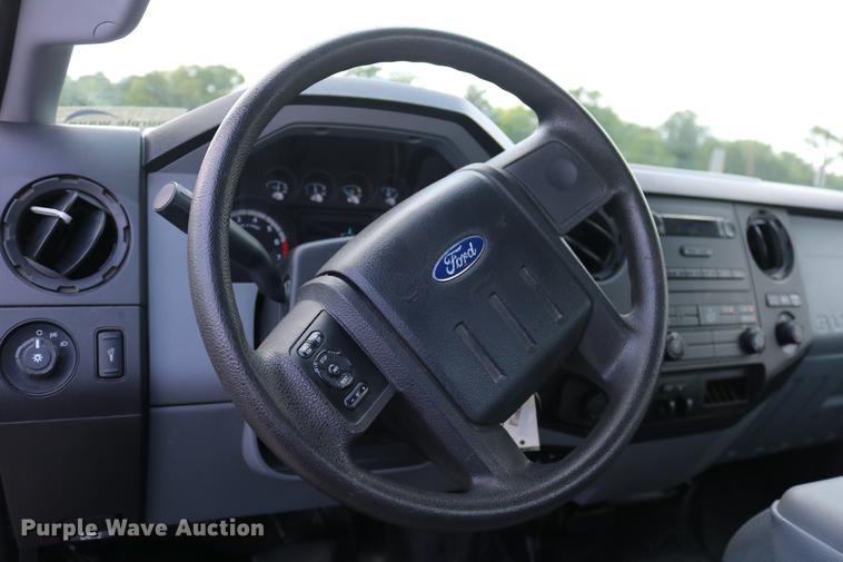 image for item DD8213 2012 Ford F250 Super Duty pickup truck