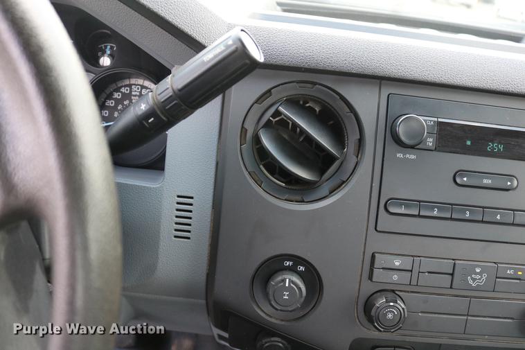 image for item DD8213 2012 Ford F250 Super Duty pickup truck