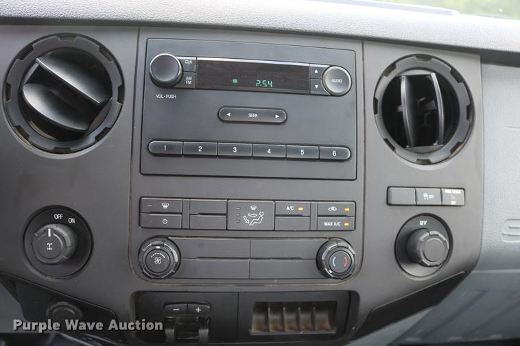 image for item DD8213 2012 Ford F250 Super Duty pickup truck