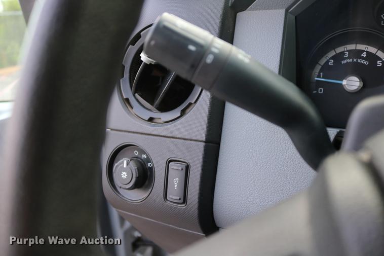 image for item DD8213 2012 Ford F250 Super Duty pickup truck