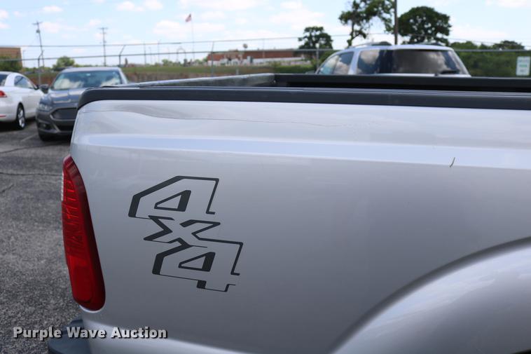 image for item DD8213 2012 Ford F250 Super Duty pickup truck
