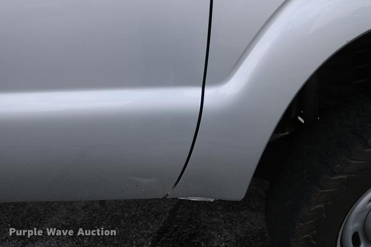 image for item DD8213 2012 Ford F250 Super Duty pickup truck