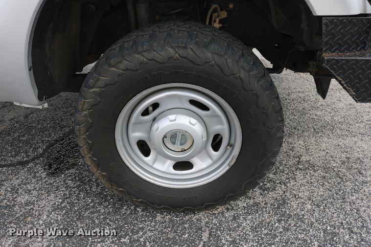 image for item DD8213 2012 Ford F250 Super Duty pickup truck