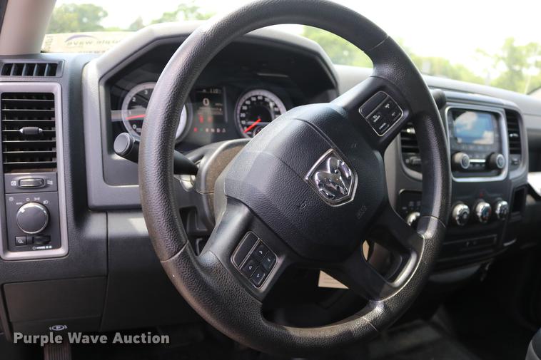 image for item DD8279 2013 Dodge Ram 2500 Crew Cab pickup truck