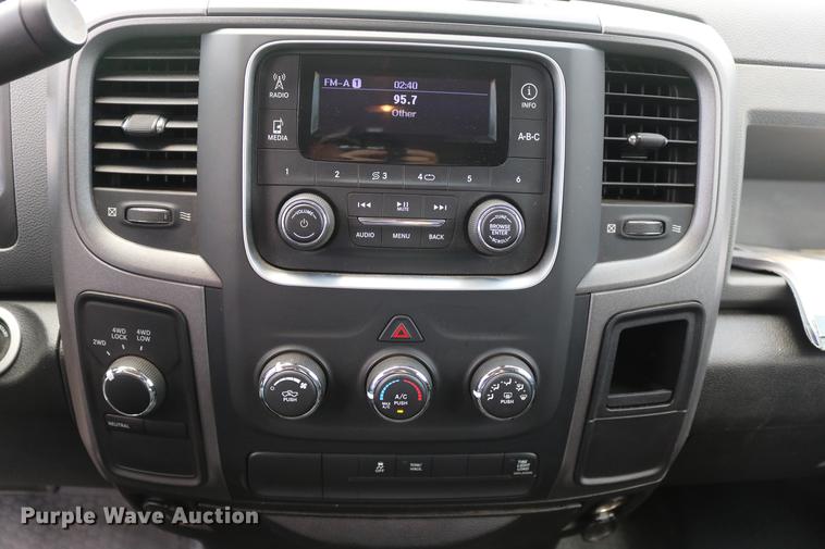 image for item DD8279 2013 Dodge Ram 2500 Crew Cab pickup truck