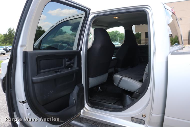 image for item DD8279 2013 Dodge Ram 2500 Crew Cab pickup truck