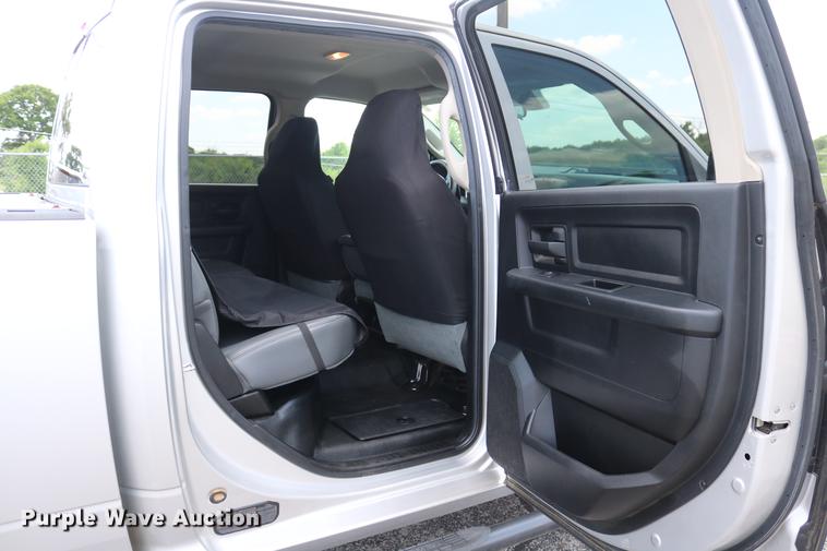 image for item DD8279 2013 Dodge Ram 2500 Crew Cab pickup truck