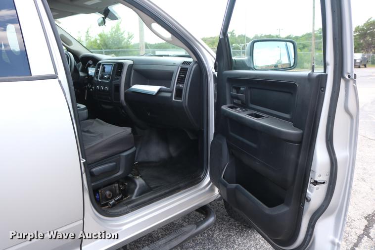 image for item DD8279 2013 Dodge Ram 2500 Crew Cab pickup truck