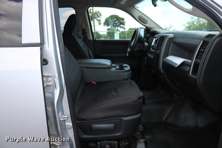 image for item DD8279 2013 Dodge Ram 2500 Crew Cab pickup truck