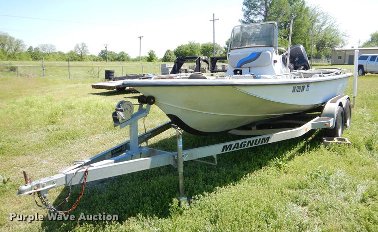 image for item EI9147 1997 Blue Wave Bowrider boat