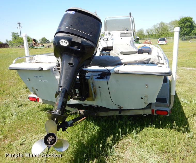 image for item EI9147 1997 Blue Wave Bowrider boat