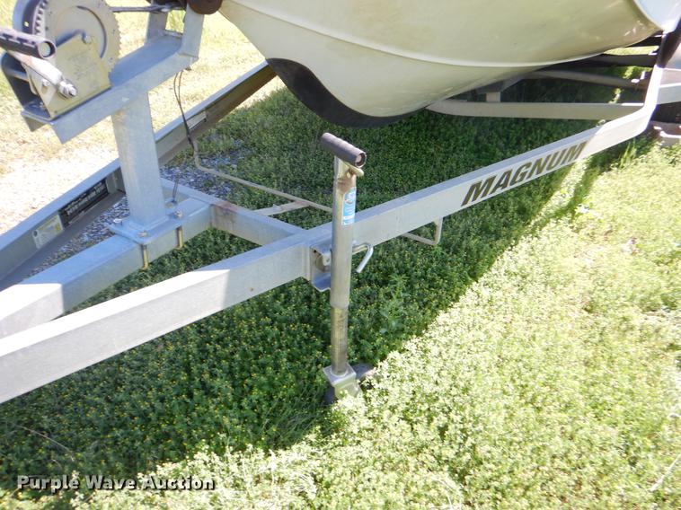 image for item EI9147 1997 Blue Wave Bowrider boat