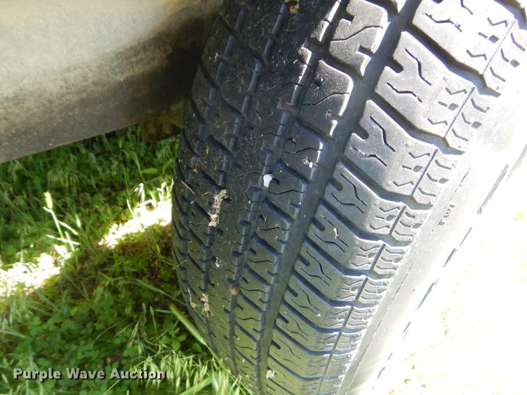 image for item EI9147 1997 Blue Wave Bowrider boat