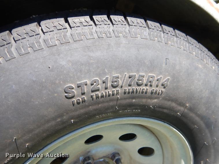 image for item EI9147 1997 Blue Wave Bowrider boat