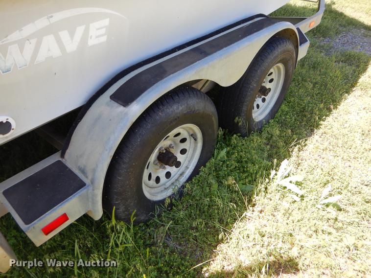 image for item EI9147 1997 Blue Wave Bowrider boat