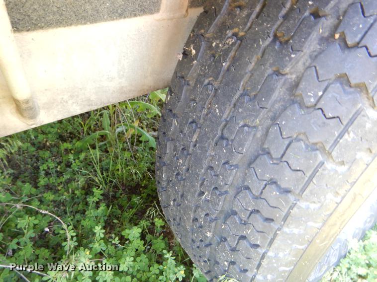 image for item EI9147 1997 Blue Wave Bowrider boat