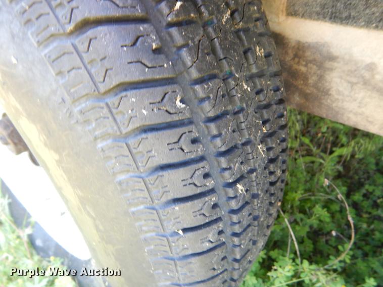 image for item EI9147 1997 Blue Wave Bowrider boat