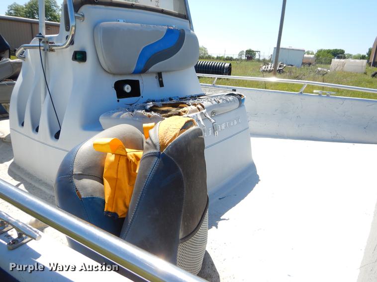 image for item EI9147 1997 Blue Wave Bowrider boat