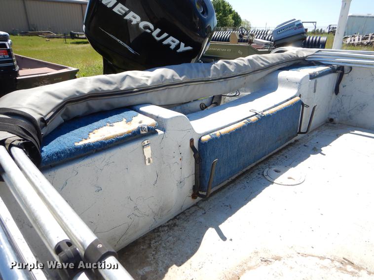 image for item EI9147 1997 Blue Wave Bowrider boat