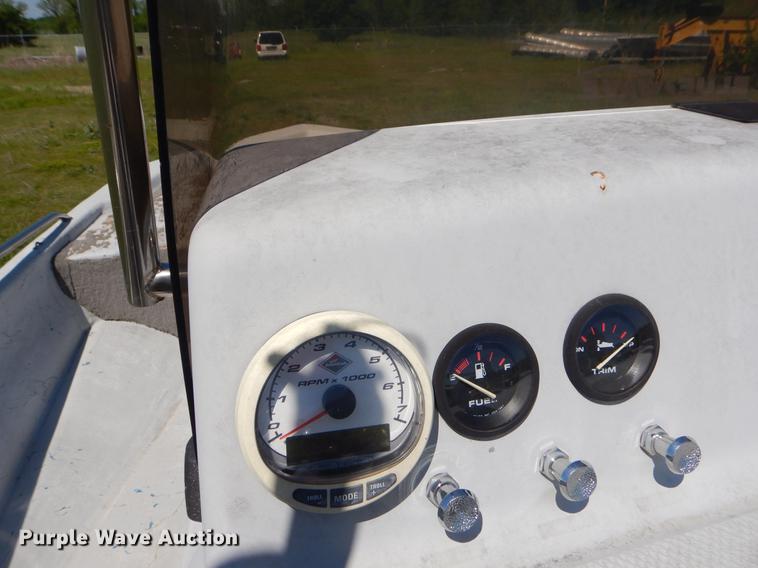 image for item EI9147 1997 Blue Wave Bowrider boat