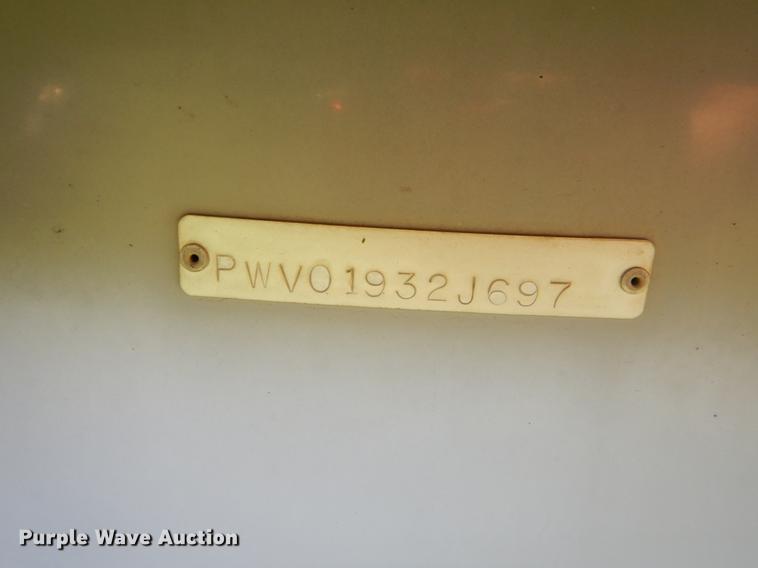 image for item EI9147 1997 Blue Wave Bowrider boat