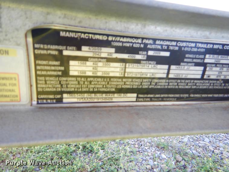 image for item EI9147 1997 Blue Wave Bowrider boat