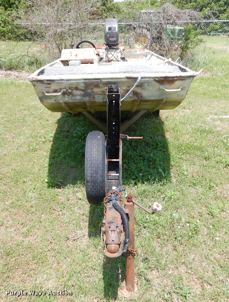 image for item EI9166 1982 Loweline aluminum flat bottom boat
