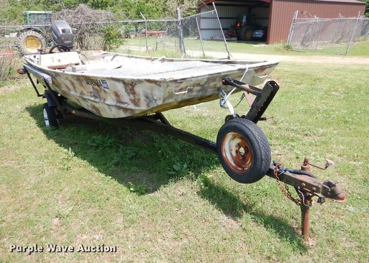 image for item EI9166 1982 Loweline aluminum flat bottom boat