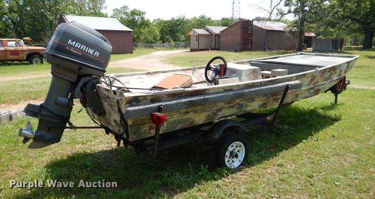 image for item EI9166 1982 Loweline aluminum flat bottom boat